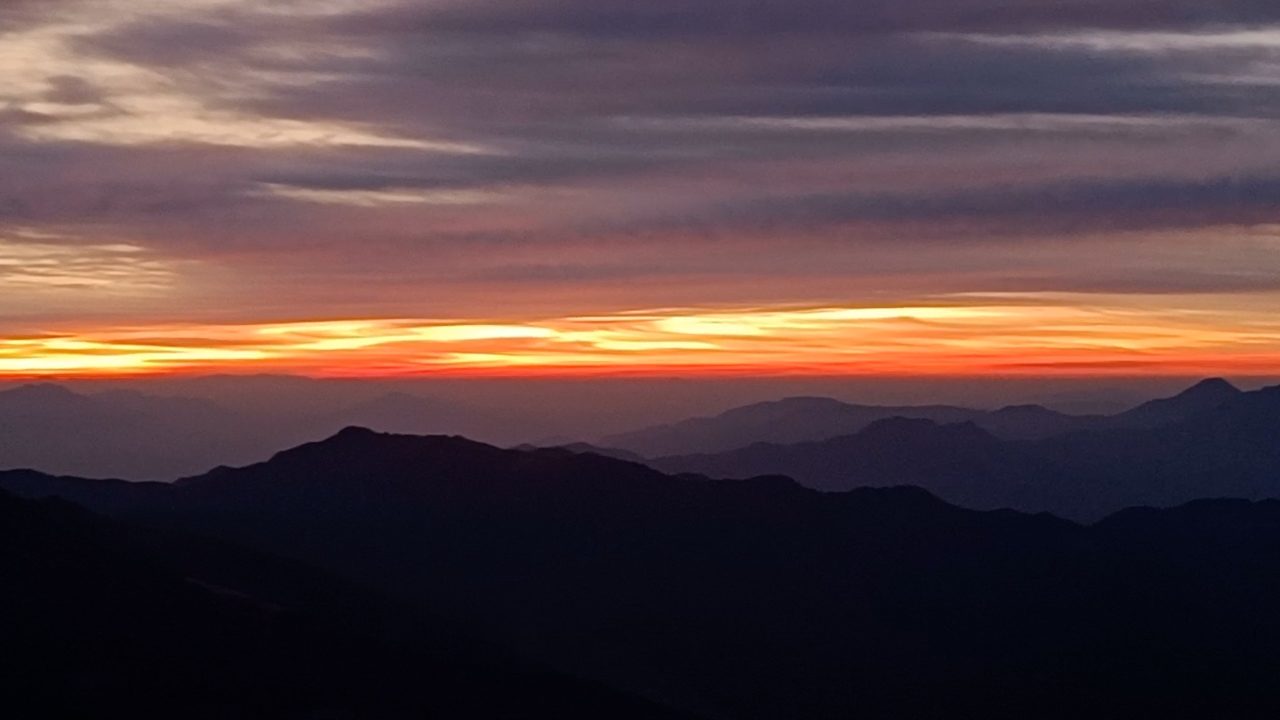 Sunrays view from Nag Tibba Trek summit